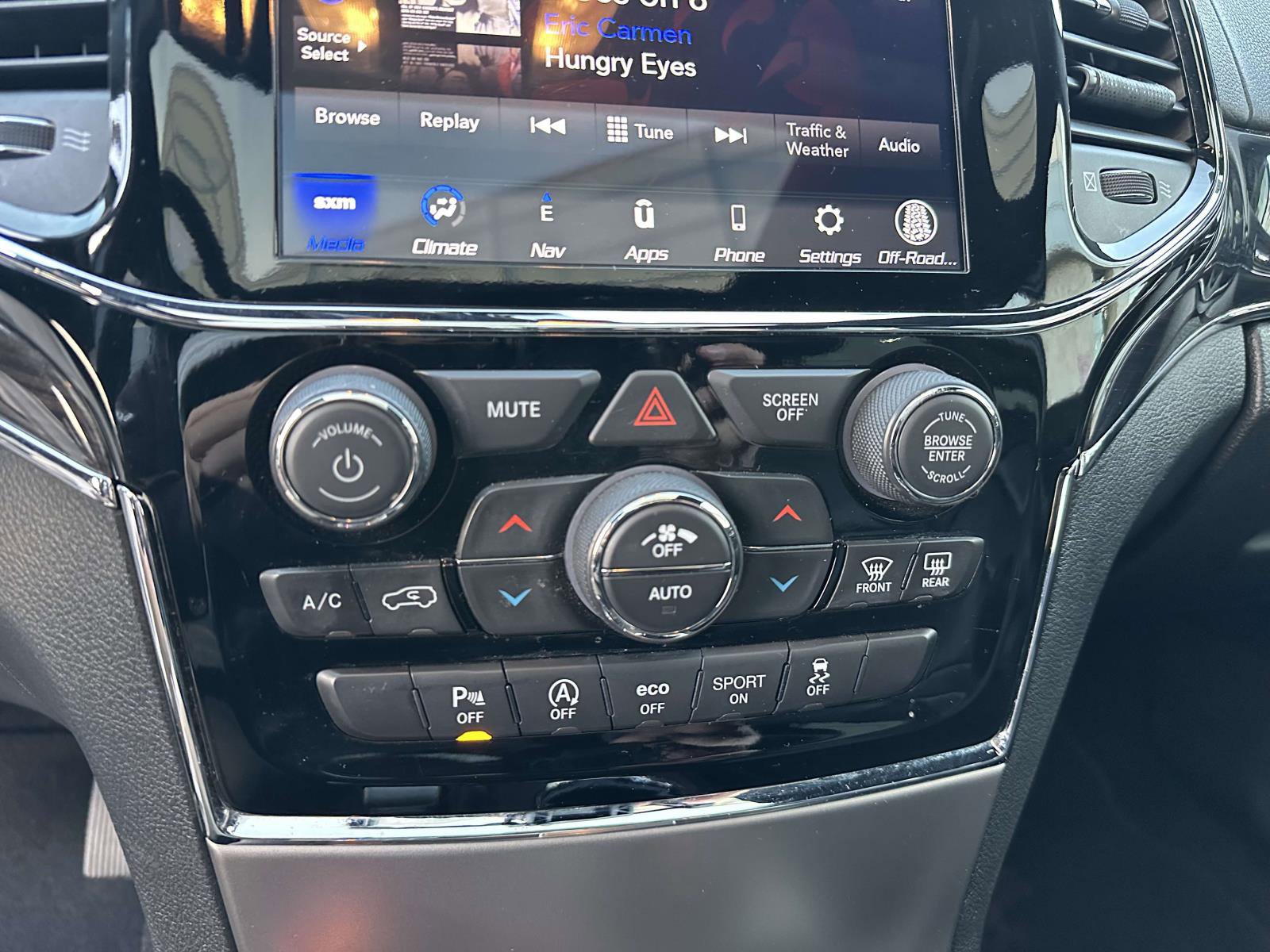 Used 2020 Jeep Grand Cherokee Overland image 28