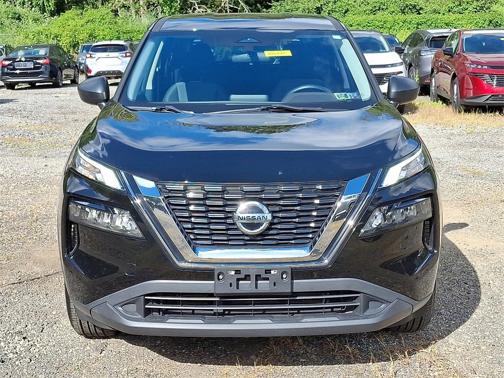 Used 2021 Nissan Rogue S image 2