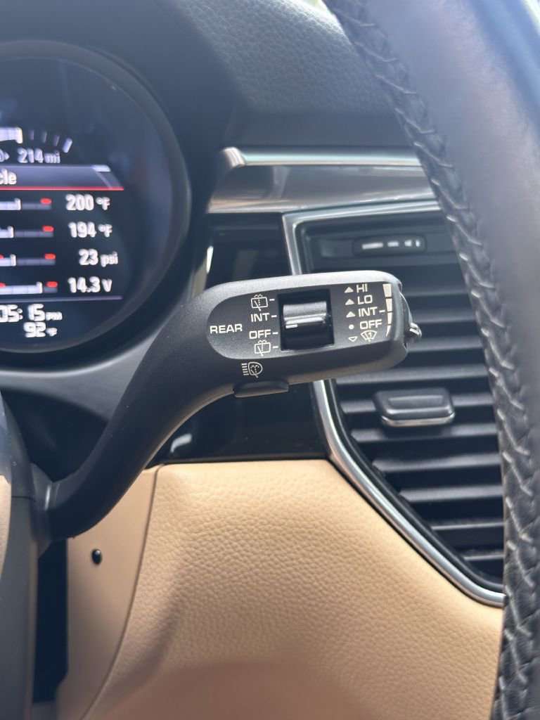 Used 2017 Porsche Macan image 37