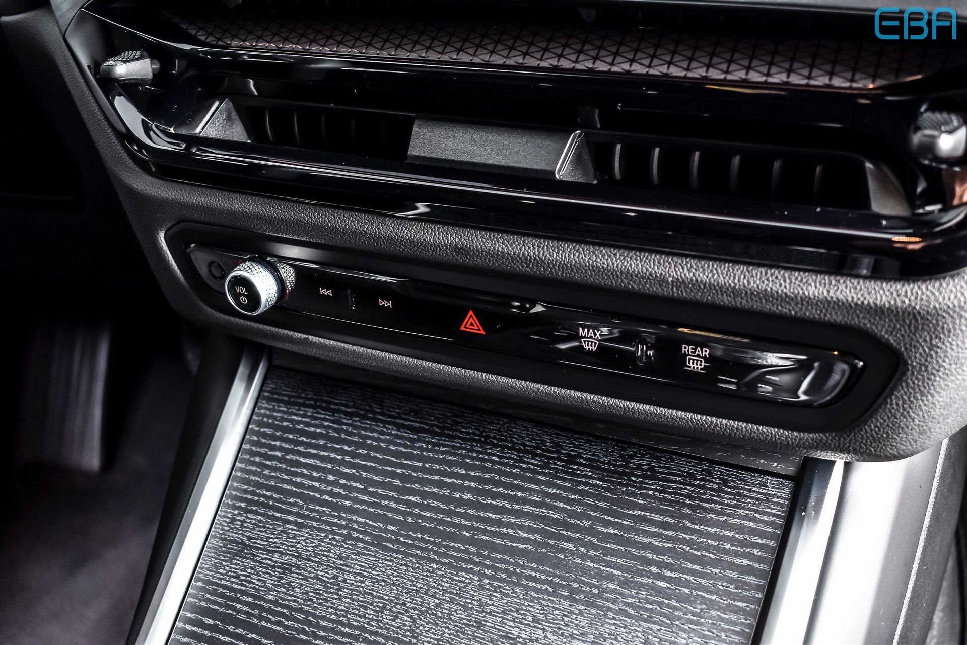 Used 2025 BMW 330i xDrive Sedan w/ Convenience Package AWD/4WD image 28