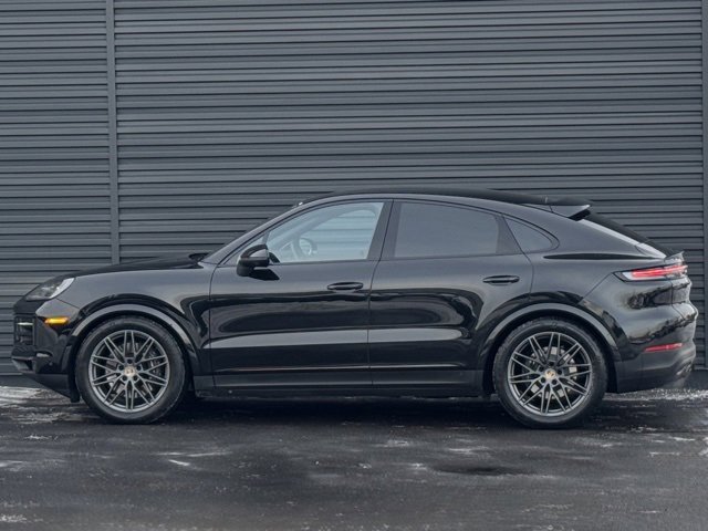Used 2024 Porsche Cayenne Coupe image 2