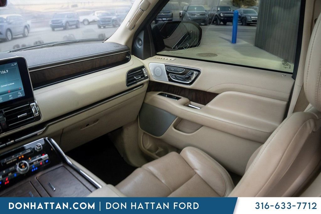 Used 2020 Lincoln Navigator Reserve w/ Luxury Package image 25
