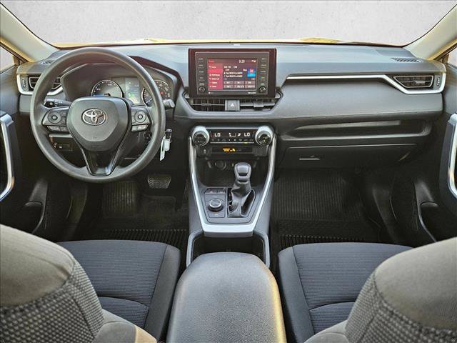 Used 2022 Toyota RAV4 LE AWD/4WD image 16