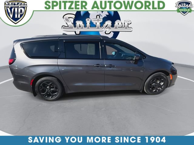 Used 2023 Chrysler Pacifica Touring-L w/ S Appearance Package image 10
