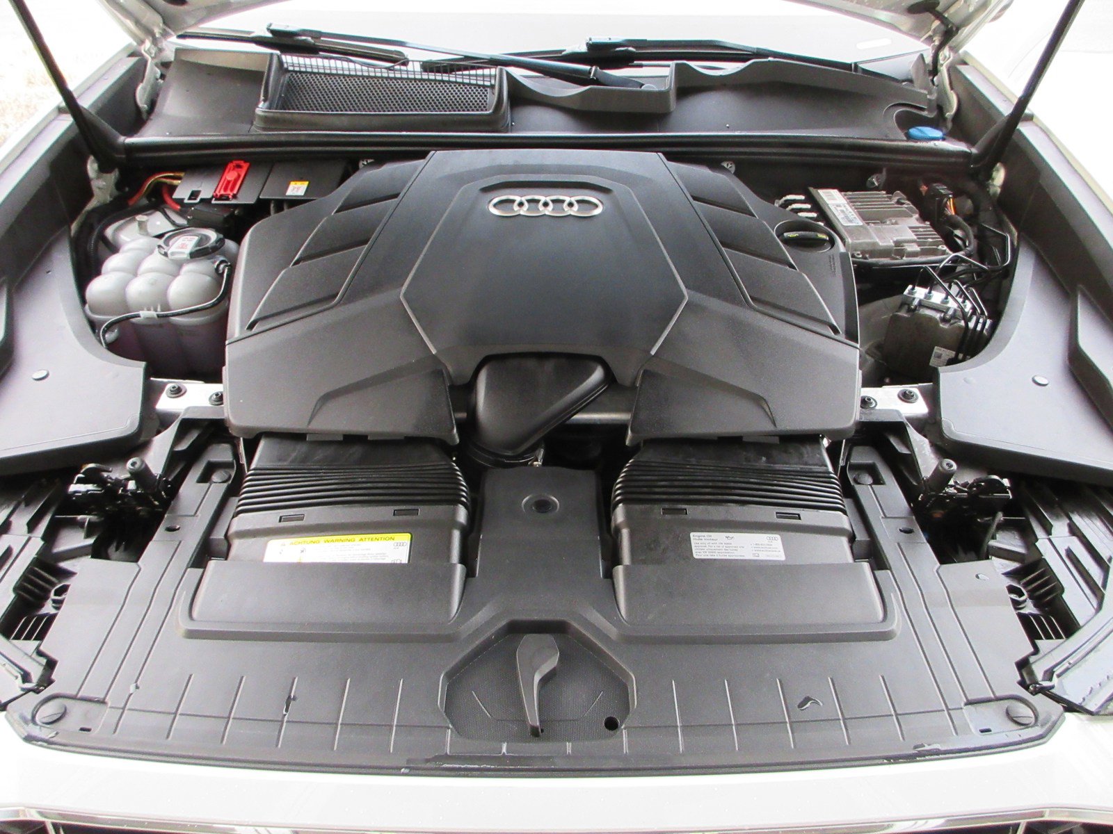 Used 2020 Audi Q8 Premium Plus image 50