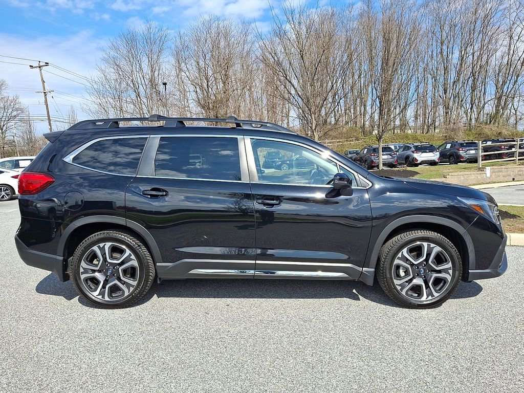 Used 2023 Subaru Ascent Limited image 8