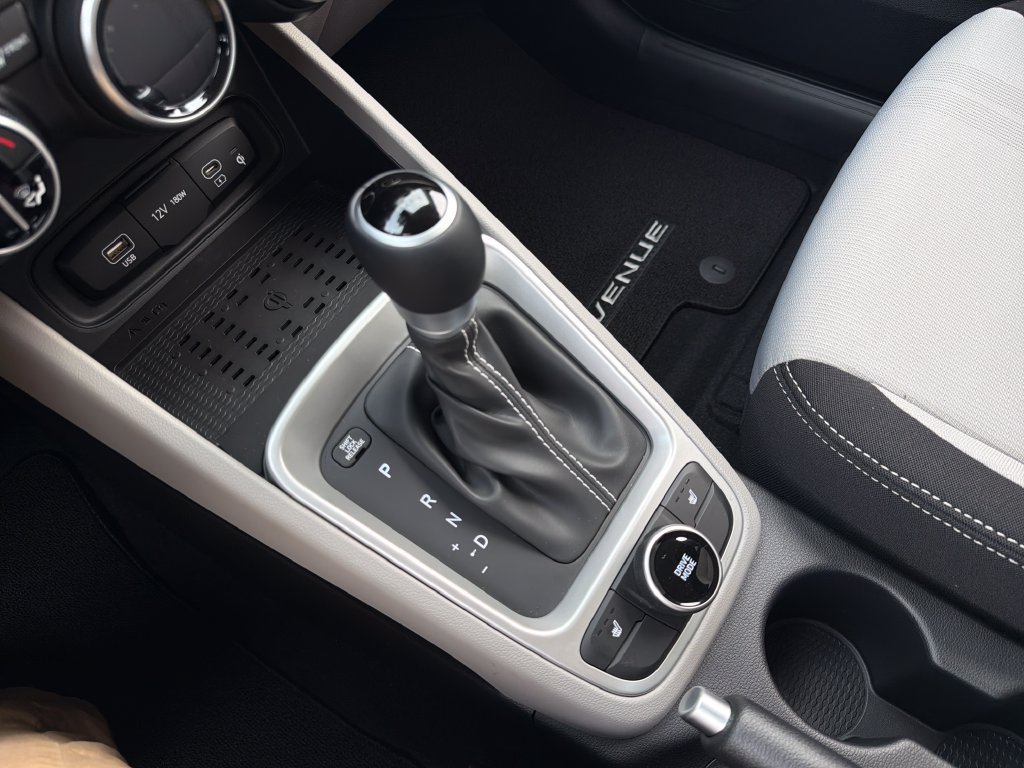 New 2026 Hyundai Venue SEL FWD image 32