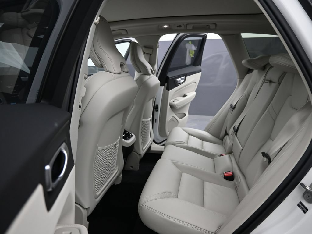 New 2026 Volvo XC60 B5 Ultra w/ Climate Package AWD/4WD image 21