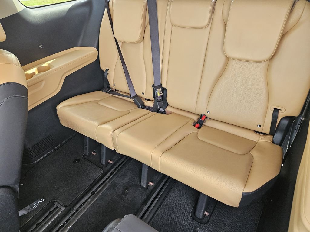 Used 2024 Kia Carnival LX FWD image 21