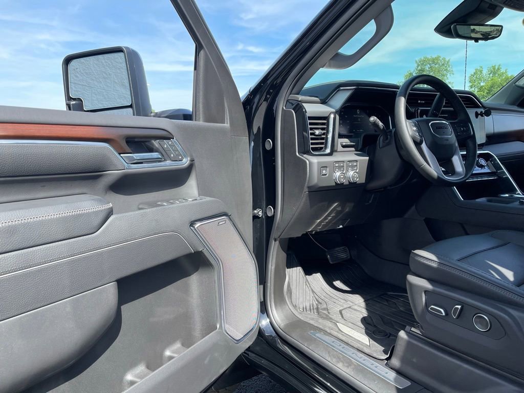 Used 2026 GMC Sierra 3500 Denali w/ Denali Reserve Package AWD/4WD image 18