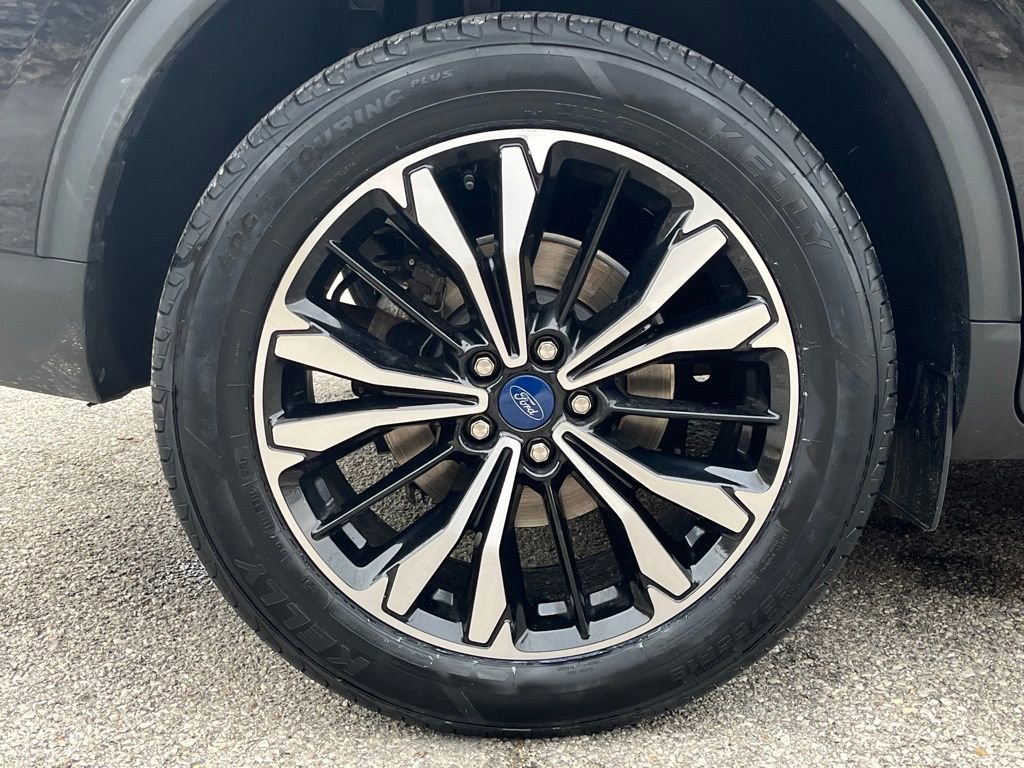 Certified 2022 Ford Escape SE w/ SE Sport Appearance Package image 22