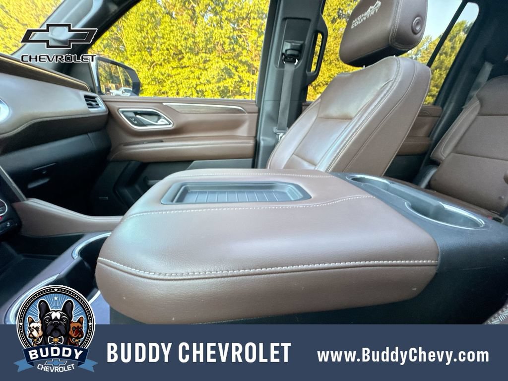 Used 2022 Chevrolet Suburban High Country w/ Premium Package AWD/4WD image 24