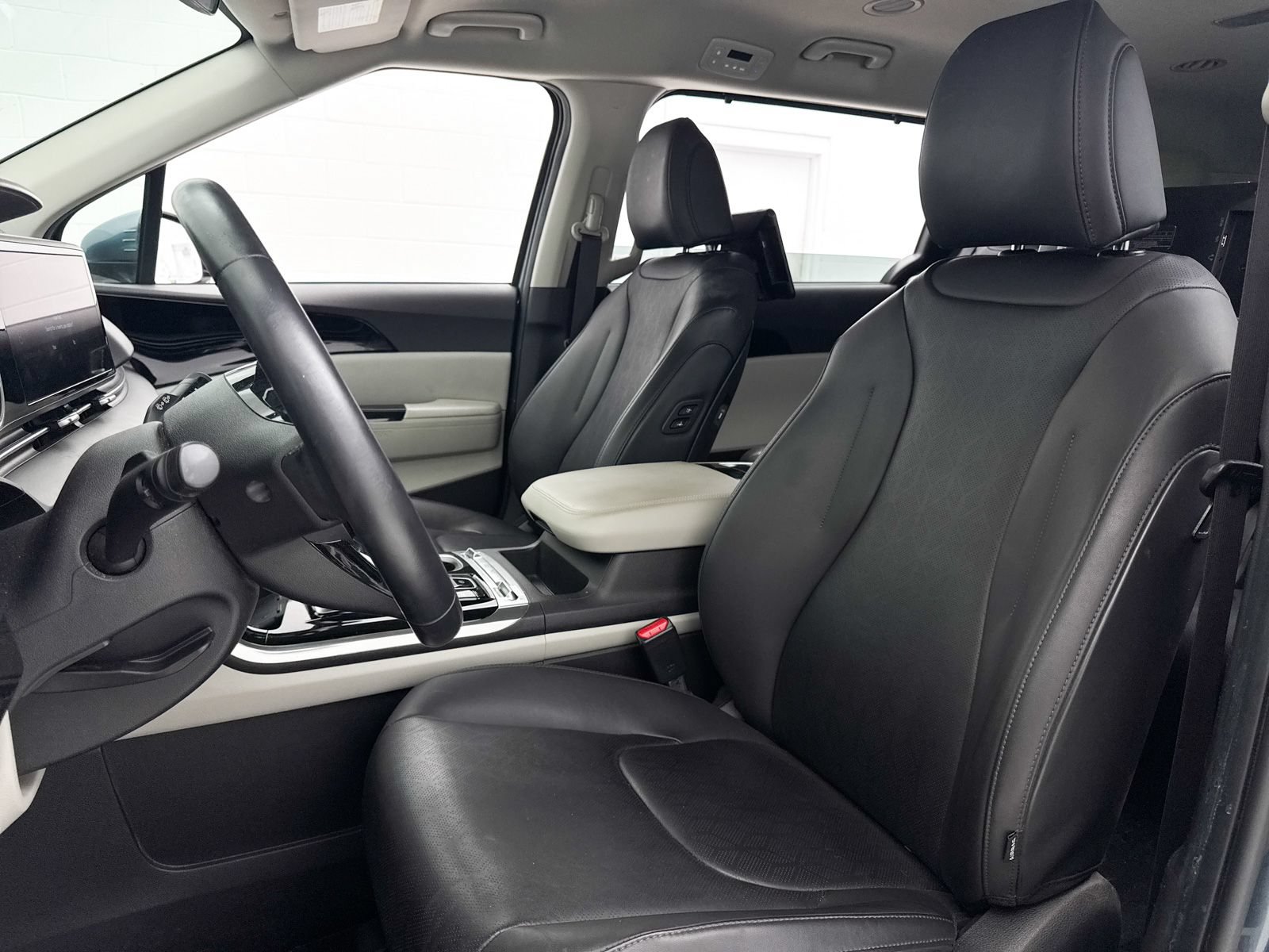 Used 2022 Kia Carnival SX FWD image 21