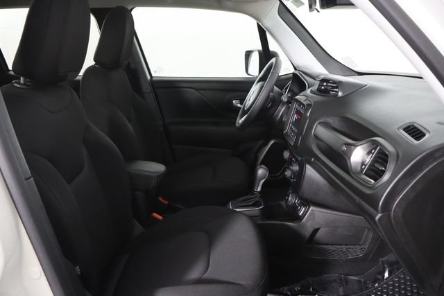 Used 2023 Jeep Renegade Latitude w/ Sun & Fun Group AWD/4WD image 18