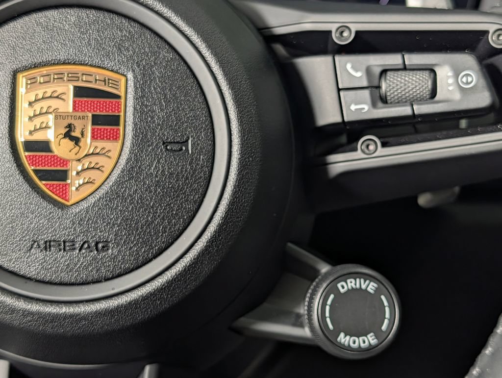 Certified 2025 Porsche 911 Carrera RWD image 38