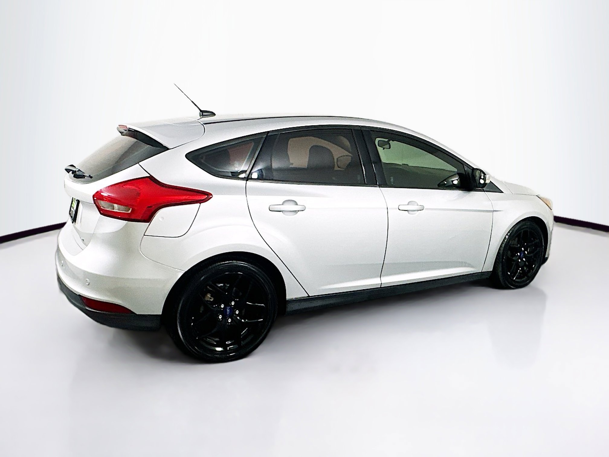 Used 2016 Ford Focus SE w/ Equipment Group 201A image 10