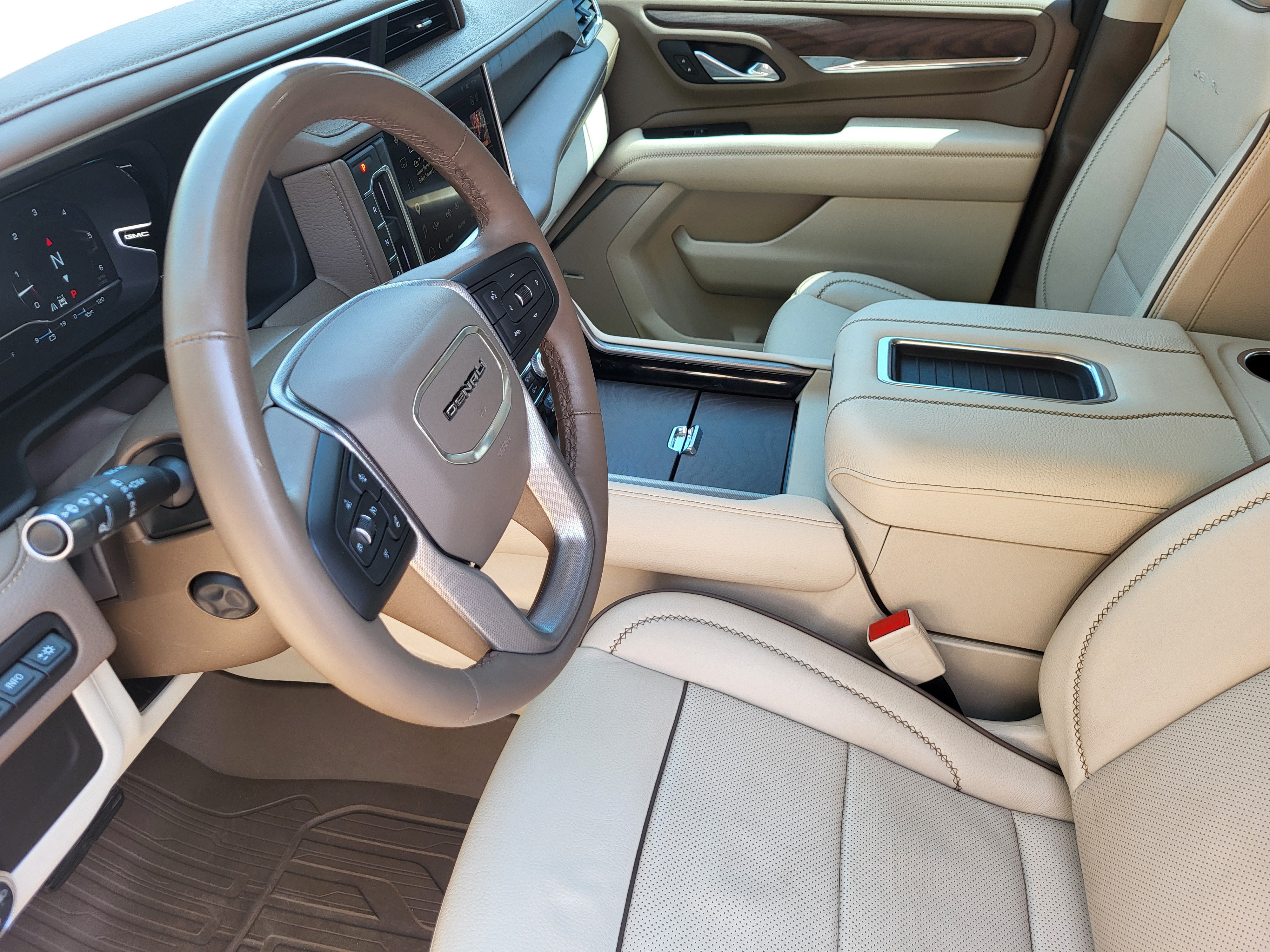 Used 2023 GMC Yukon Denali w/ LPO, Floor Liner Package AWD/4WD image 12