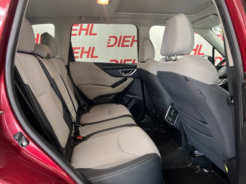 Used 2019 Subaru Forester Premium AWD/4WD image 11