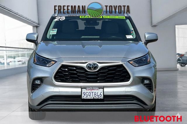 Used 2023 Toyota Highlander XLE AWD/4WD image 12