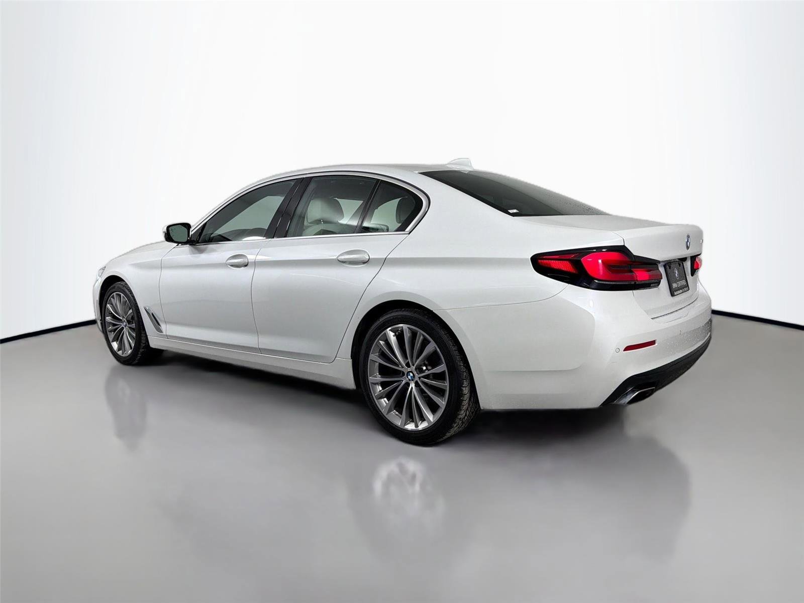 Certified 2023 BMW 540i w/ Executive Package RWD image 7
