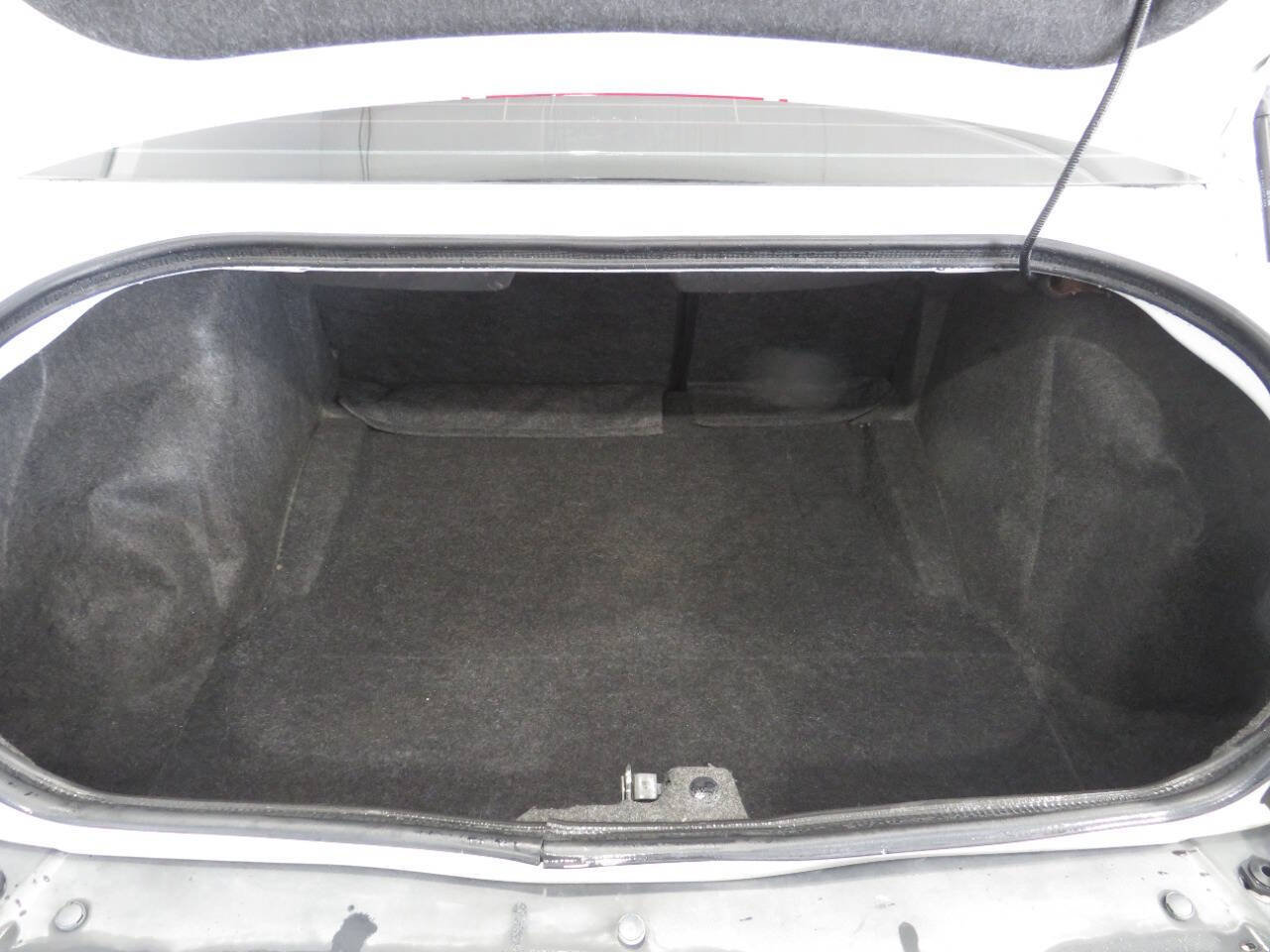 Used 2013 Dodge Challenger SXT RWD image 23