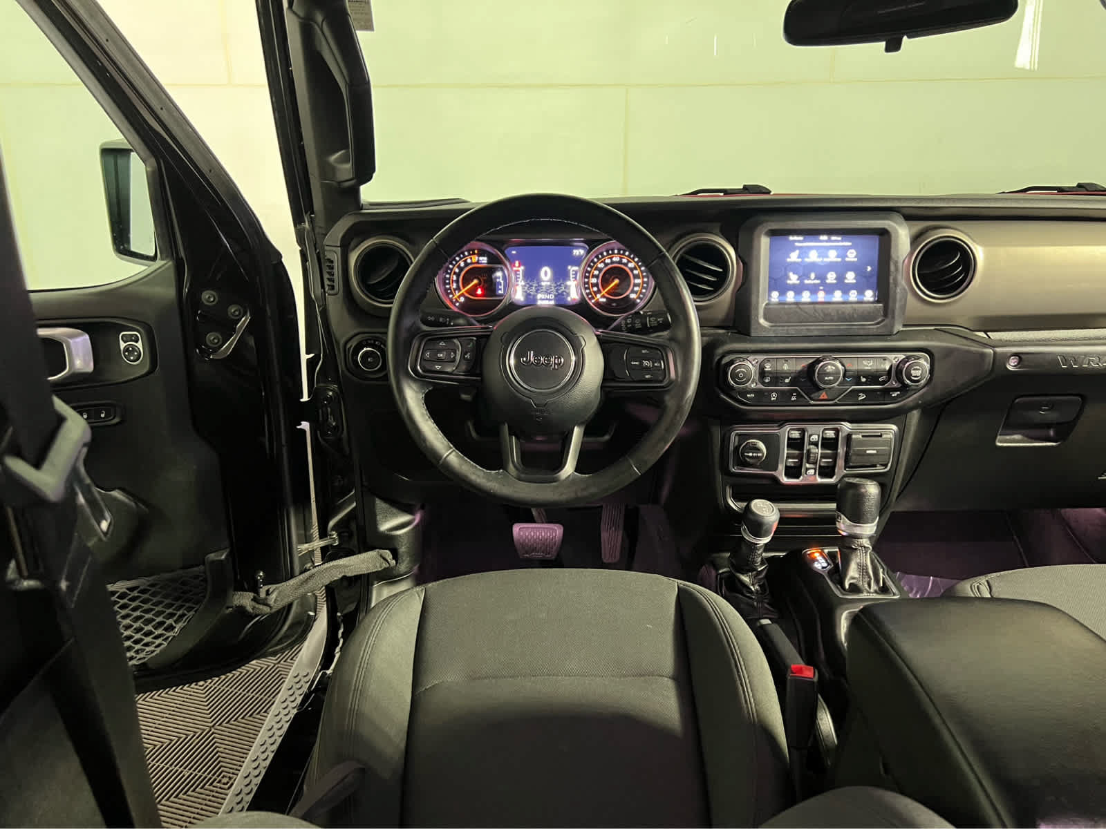 Used 2018 Jeep Wrangler Unlimited Sport S AWD/4WD image 14