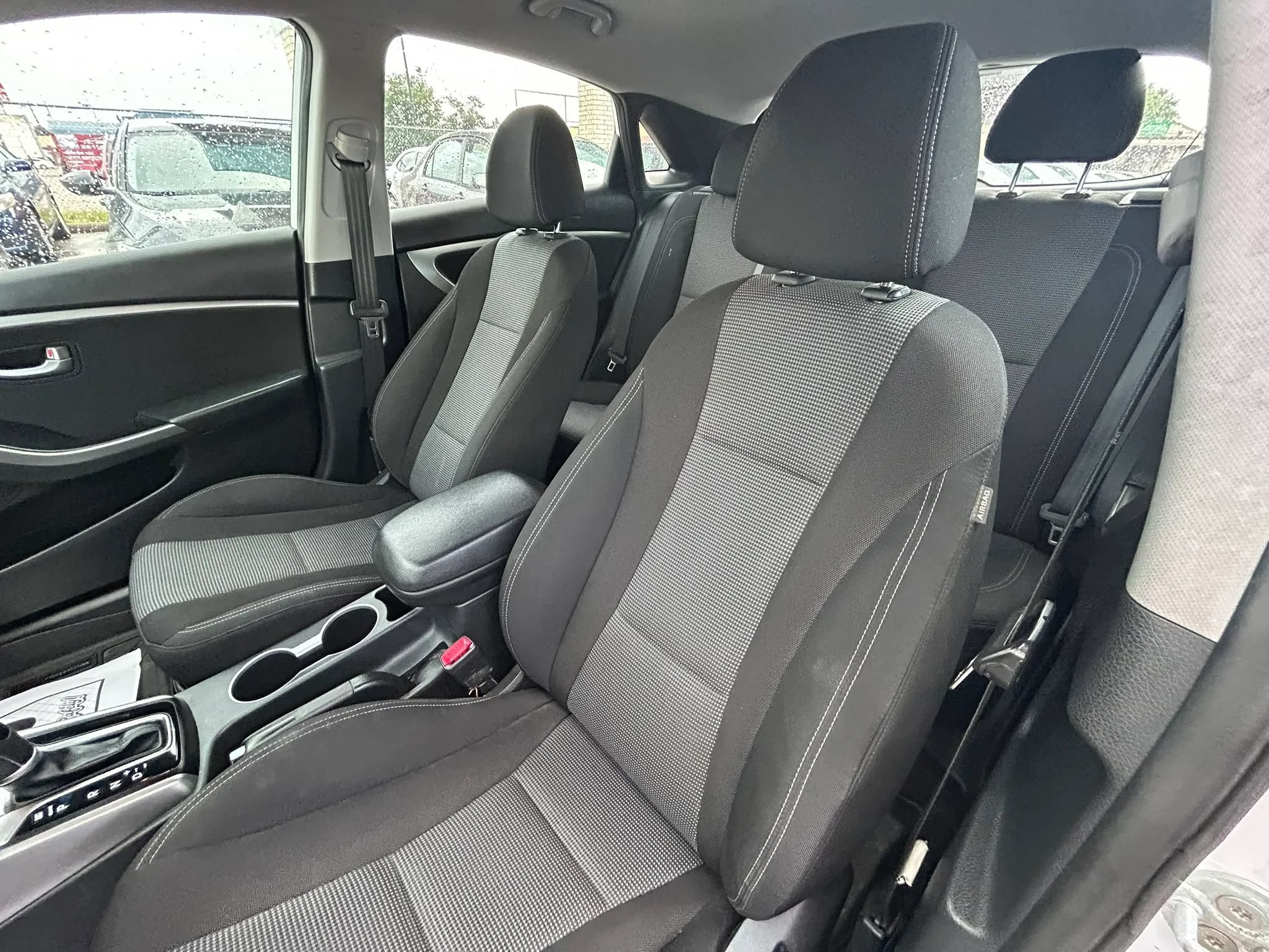 Used 2017 Hyundai Elantra GT FWD image 9