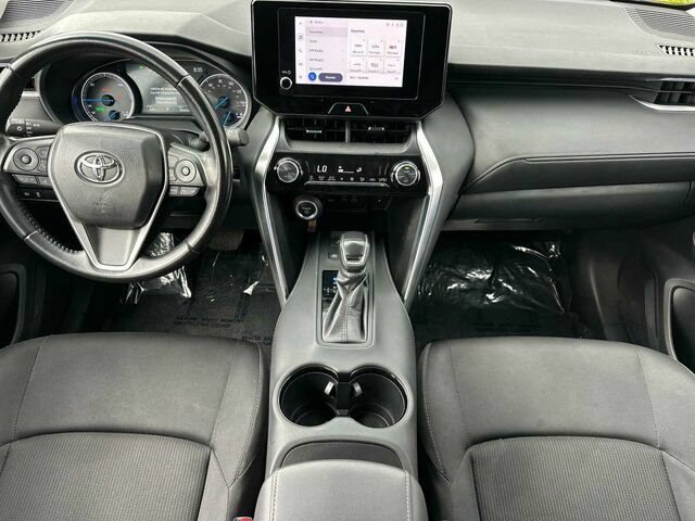 Used 2024 Toyota Venza LE AWD/4WD image 16