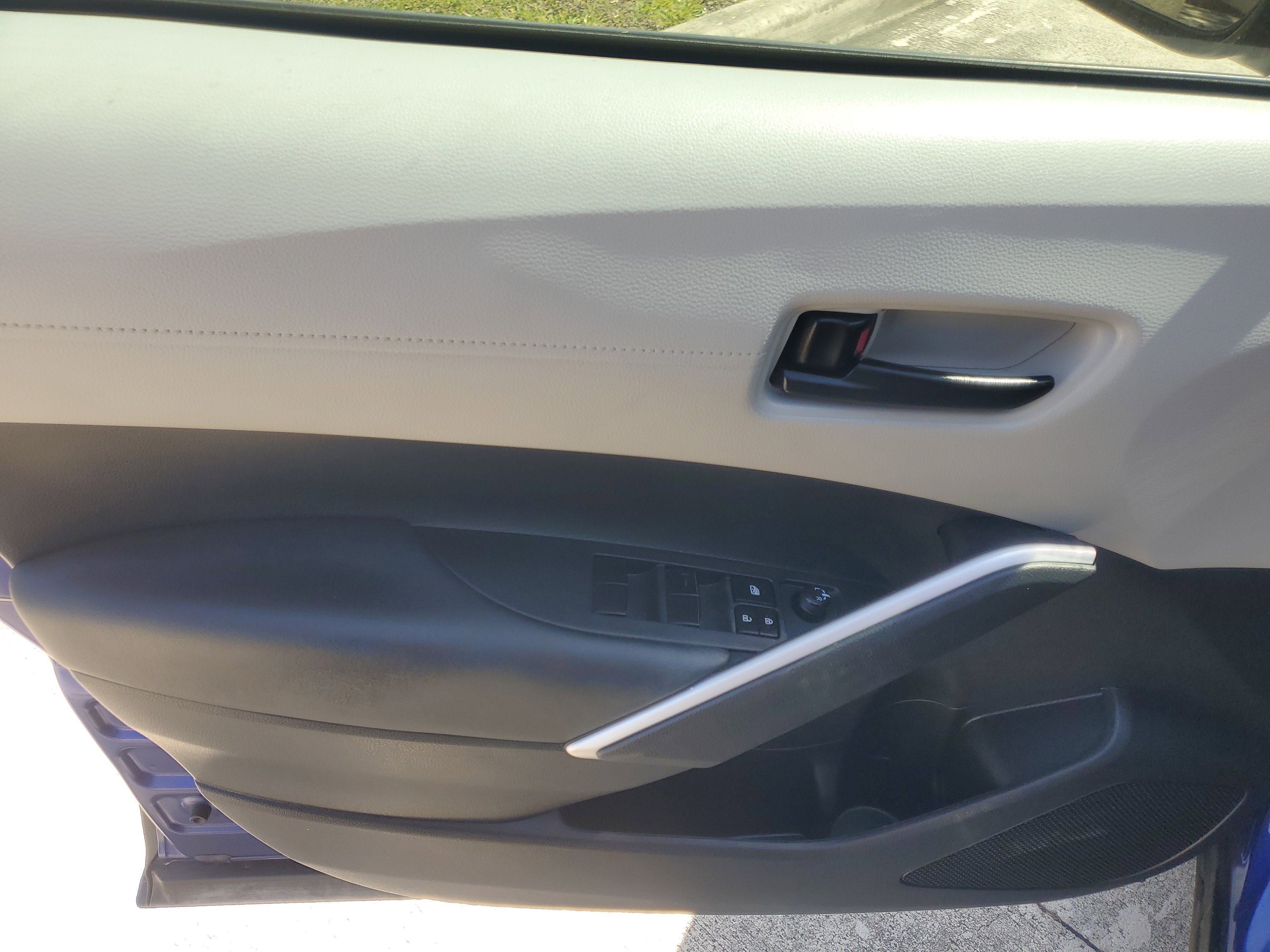 Certified 2025 Toyota Corolla Cross LE FWD image 18