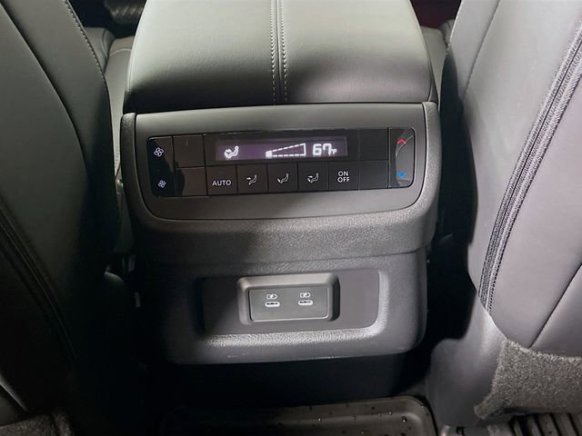 Used 2026 Nissan Pathfinder SL image 25