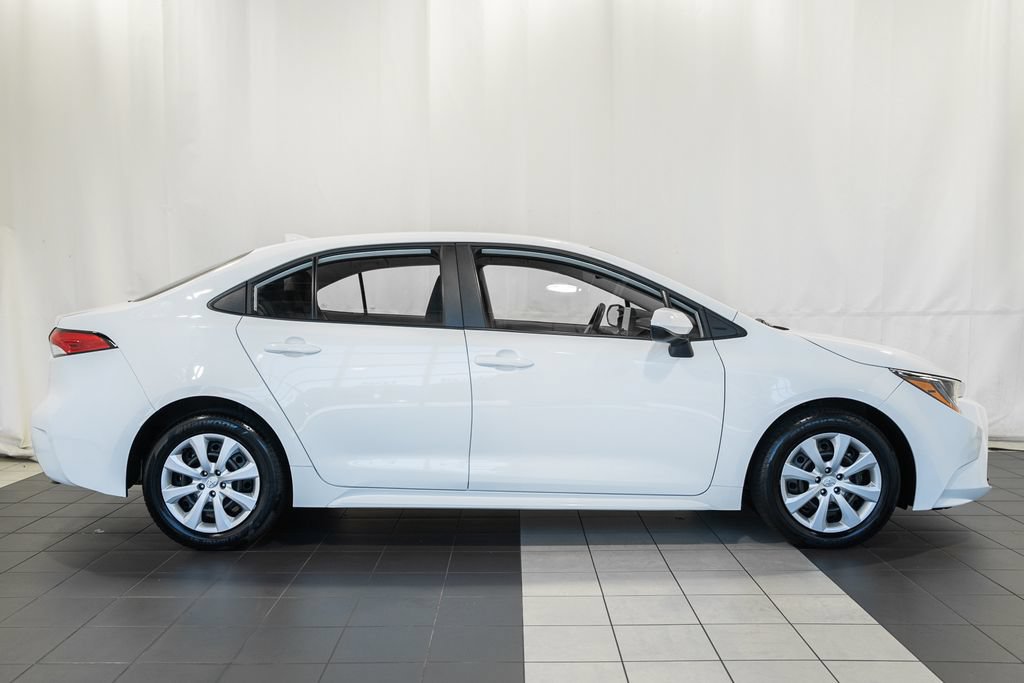 Used 2025 Toyota Corolla LE FWD image 3