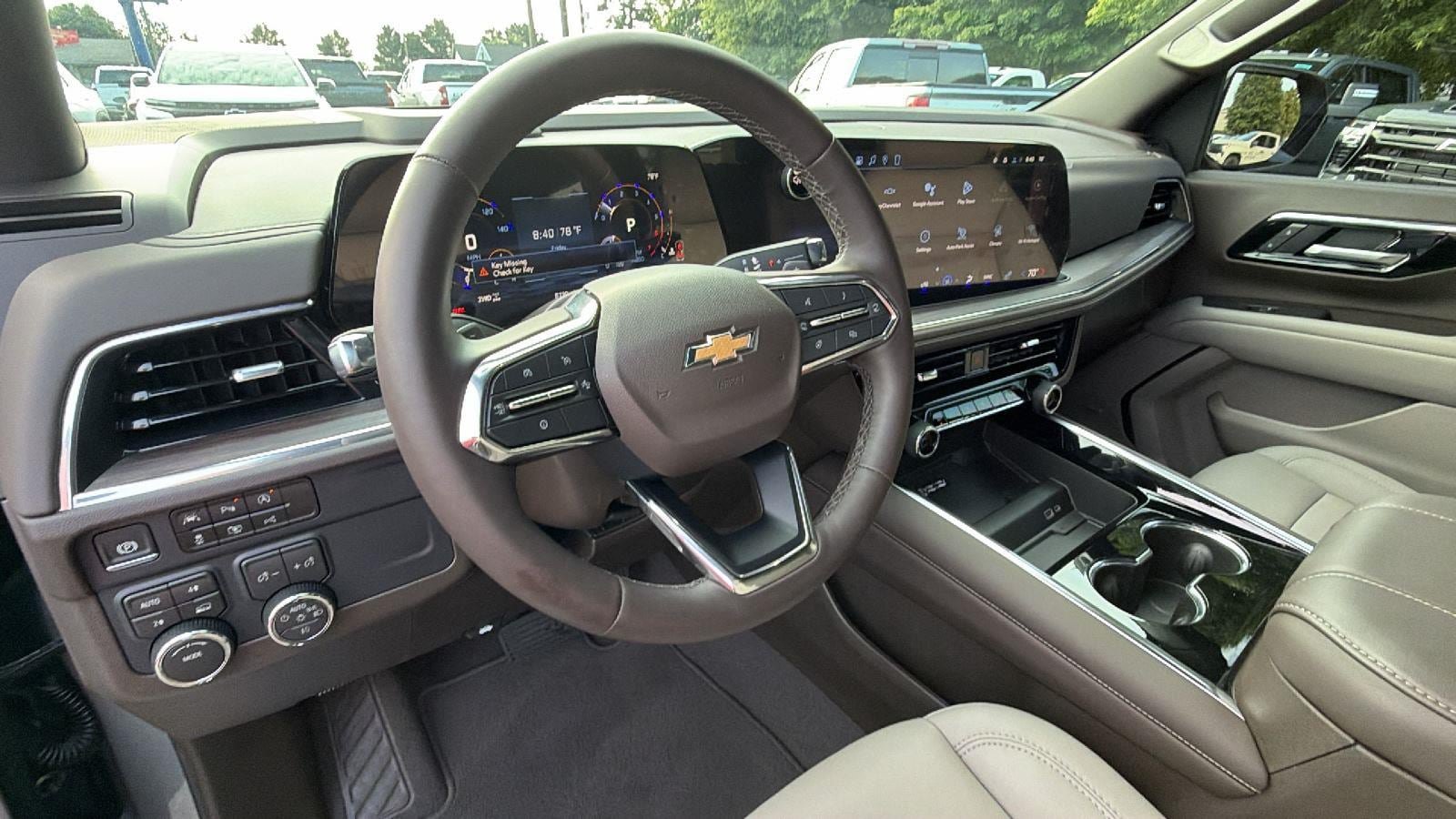 New 2026 Chevrolet Suburban LT w/ Comfort Package AWD/4WD image 3