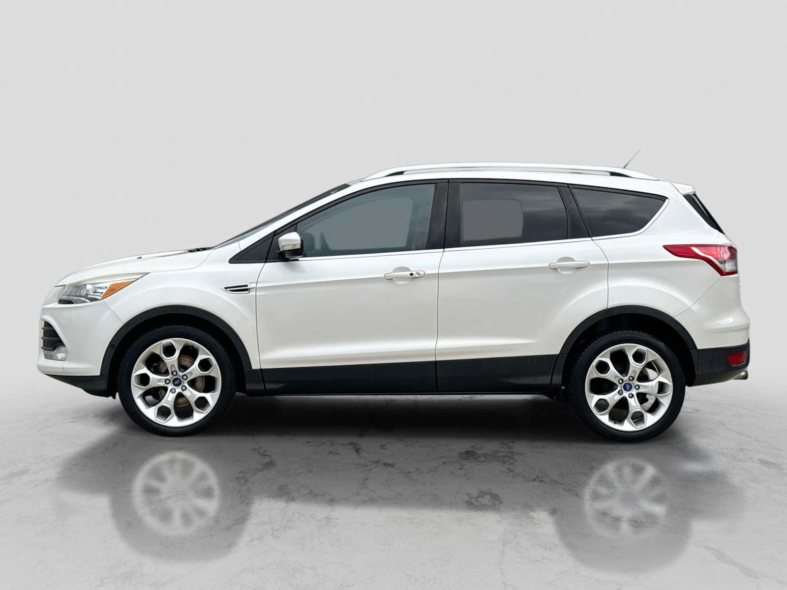 Used 2013 Ford Escape Titanium w/ Parking Technology Pkg AWD/4WD image 3