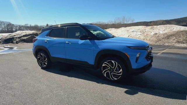 Used 2024 Chevrolet TrailBlazer RS w/ Driver Confidence Package AWD/4WD image 2