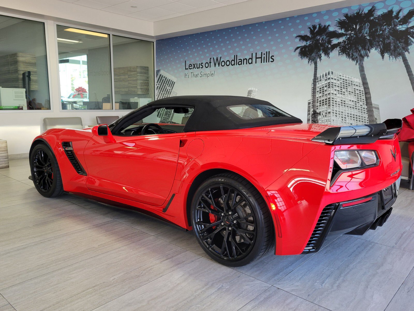 Used 2016 Chevrolet Corvette Z06 w/ 3LZ Preferred Equipment Group RWD image 4