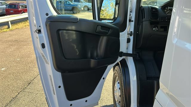 Used 2023 RAM ProMaster 2500 FWD image 9