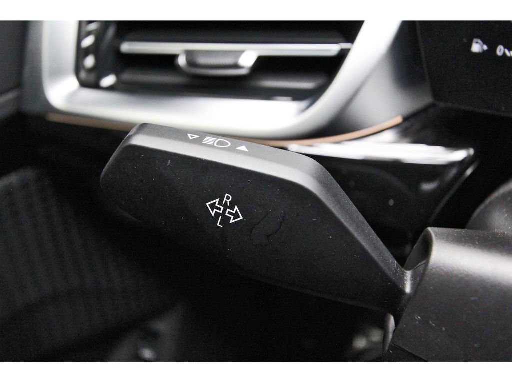 Used 2026 BMW X2 xDrive28i AWD/4WD image 12