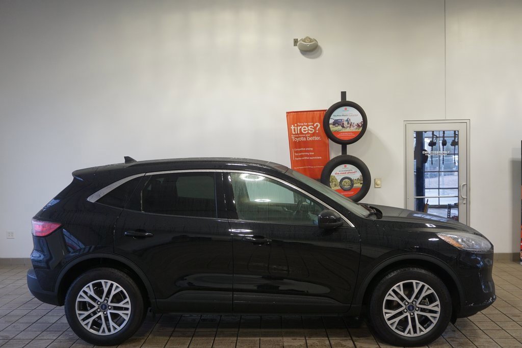 Used 2022 Ford Escape SEL w/ Technology Package image 2