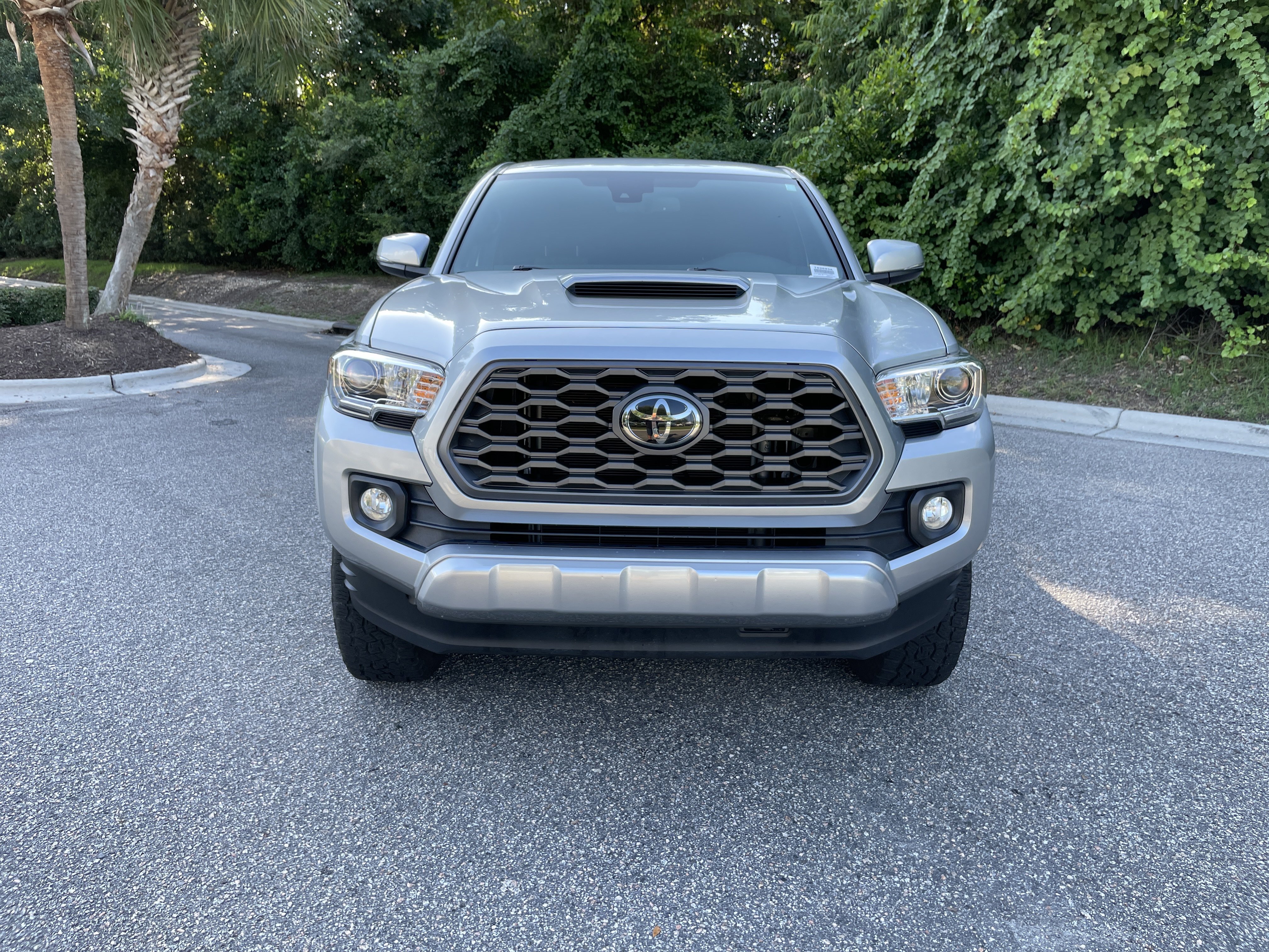Used 2022 Toyota Tacoma TRD Sport w/ Technology Package AWD/4WD image 3