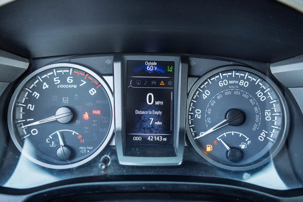Used 2021 Toyota Tacoma TRD Sport w/ TRD Premium Sport Package AWD/4WD image 25