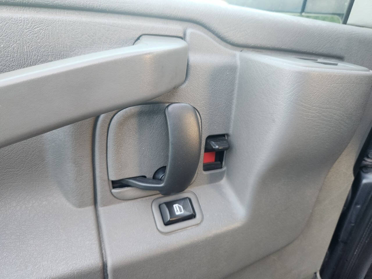Used 2016 GMC Savana 3500 LT w/ LT Preferred Equipment Group RWD image 15