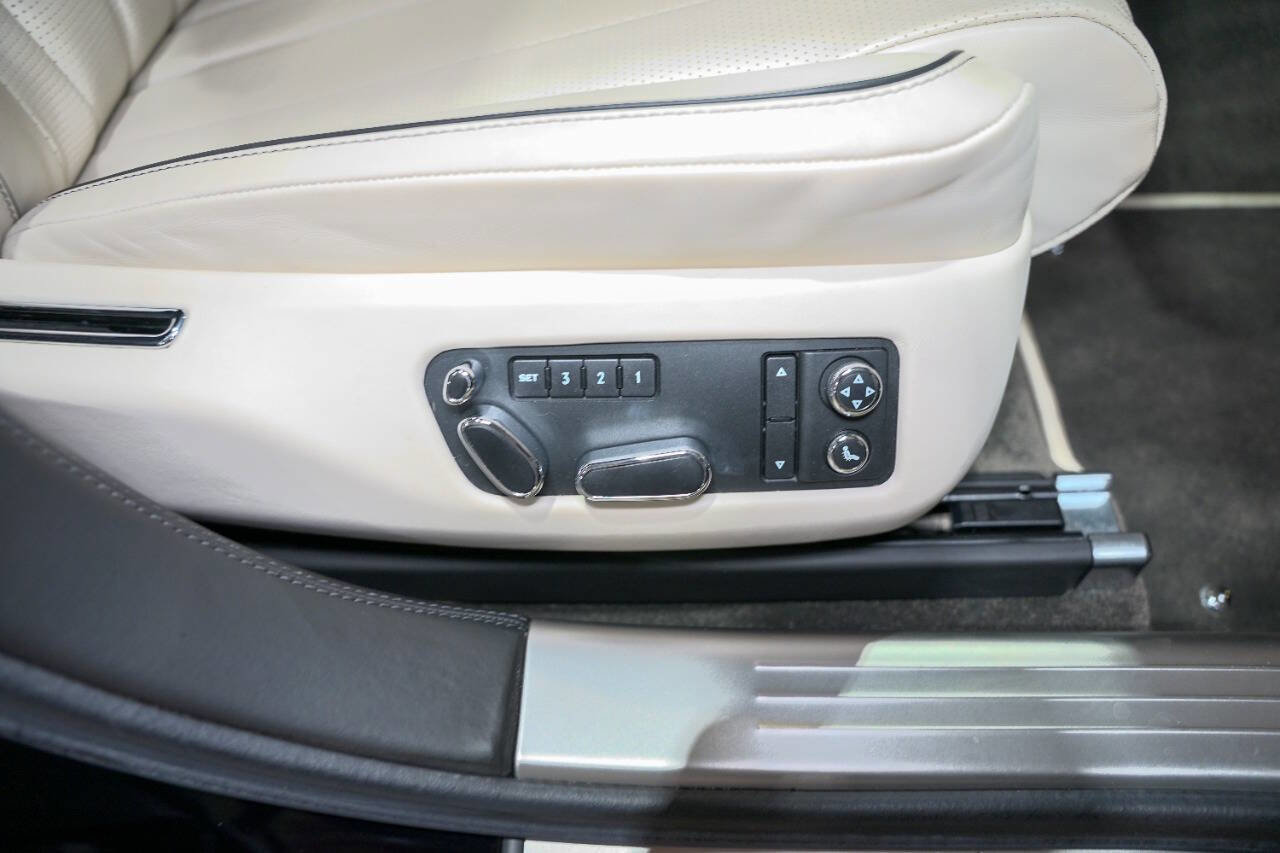 Used 2014 Bentley Flying Spur W12 image 40