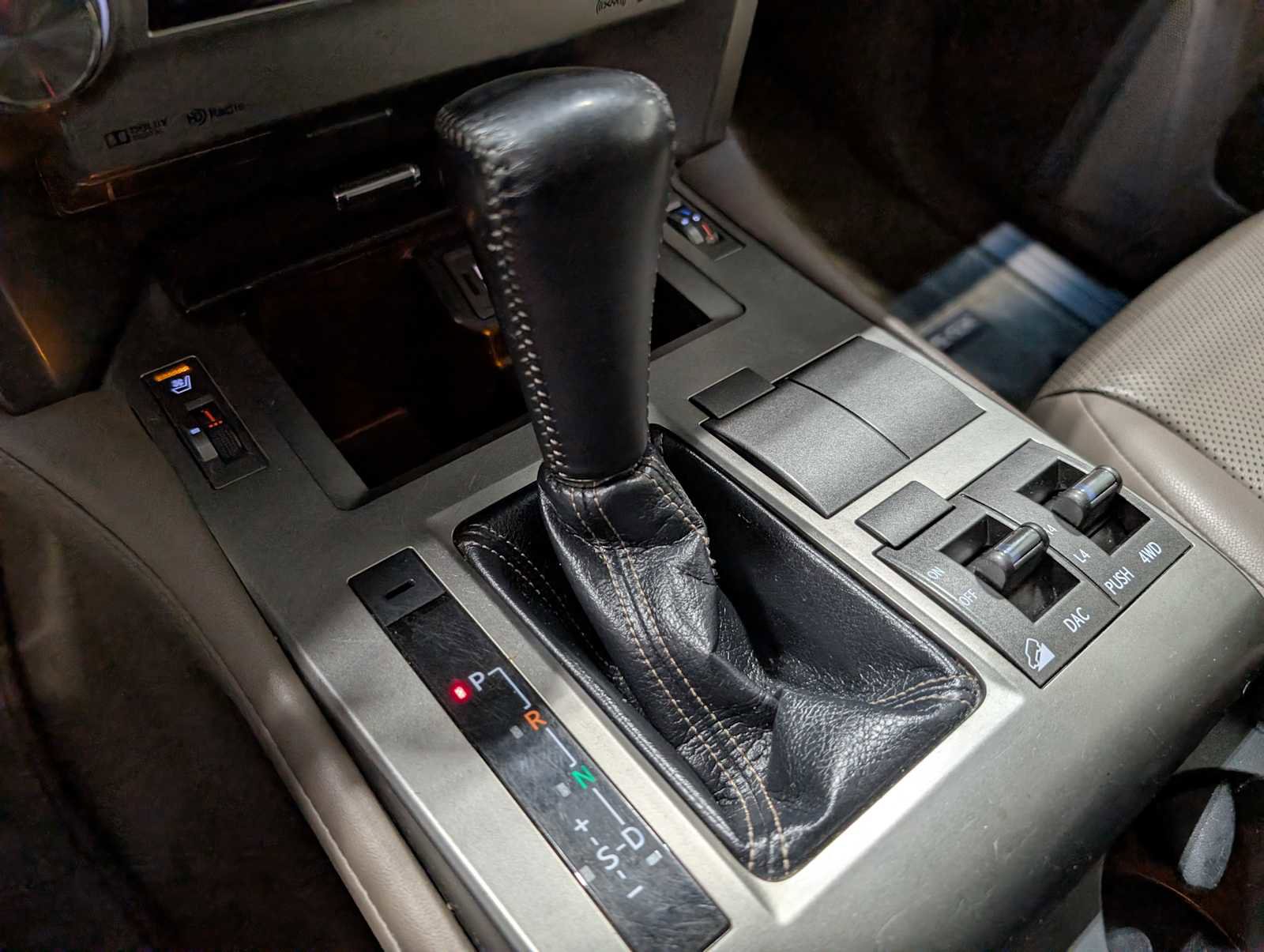 Used 2017 Lexus GX 460 image 23