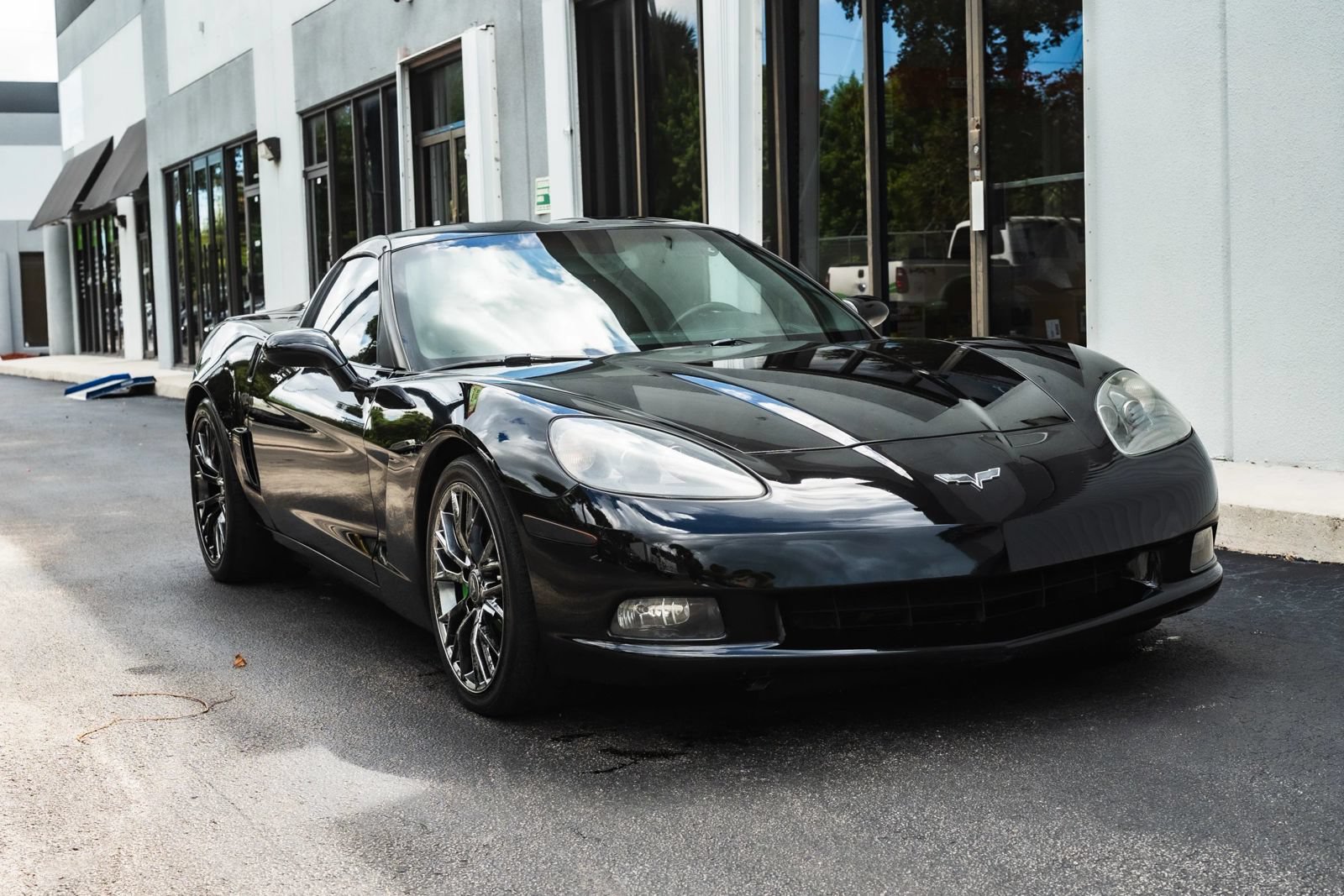 Used 2009 Chevrolet Corvette Coupe w/ Preferred Equipment Group RWD image 3