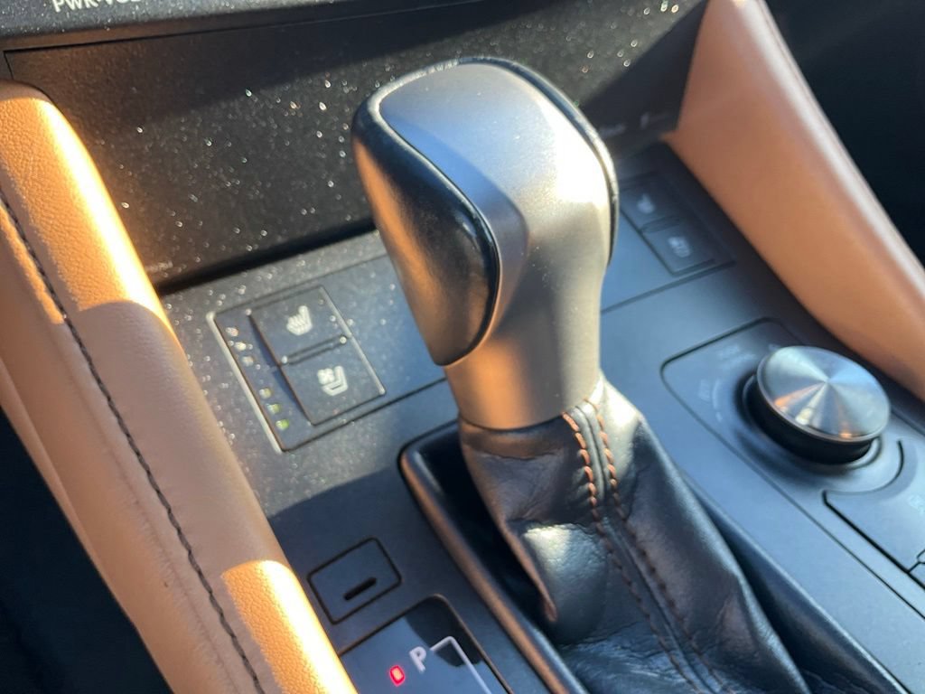 Used 2016 Lexus RC 200t w/ Premium Package RWD image 25