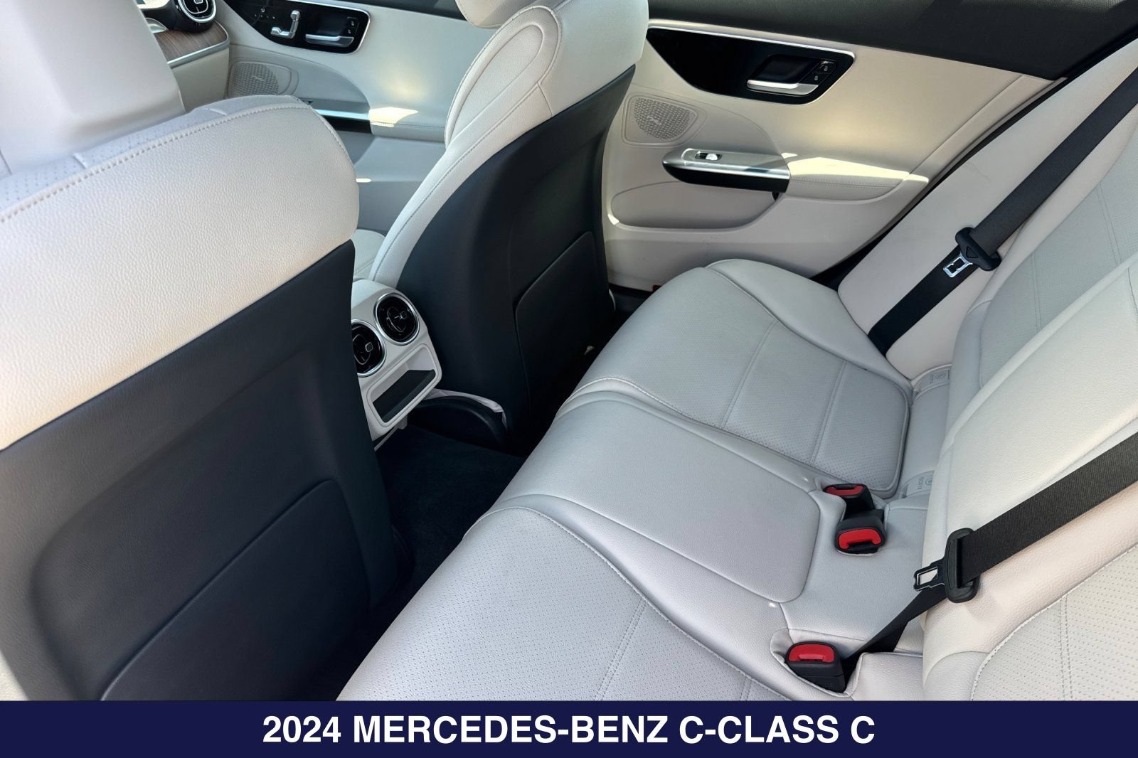 Used 2024 Mercedes-Benz C 300 4MATIC Sedan image 13