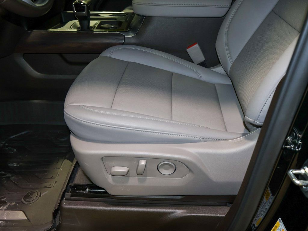 New 2026 GMC Sierra 1500 SLT w/ SLT Premium Plus Package image 7