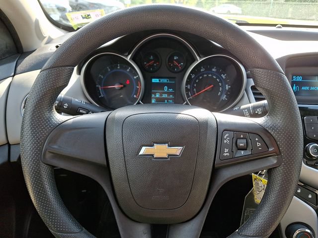 Used 2013 Chevrolet Cruze LS FWD image 20
