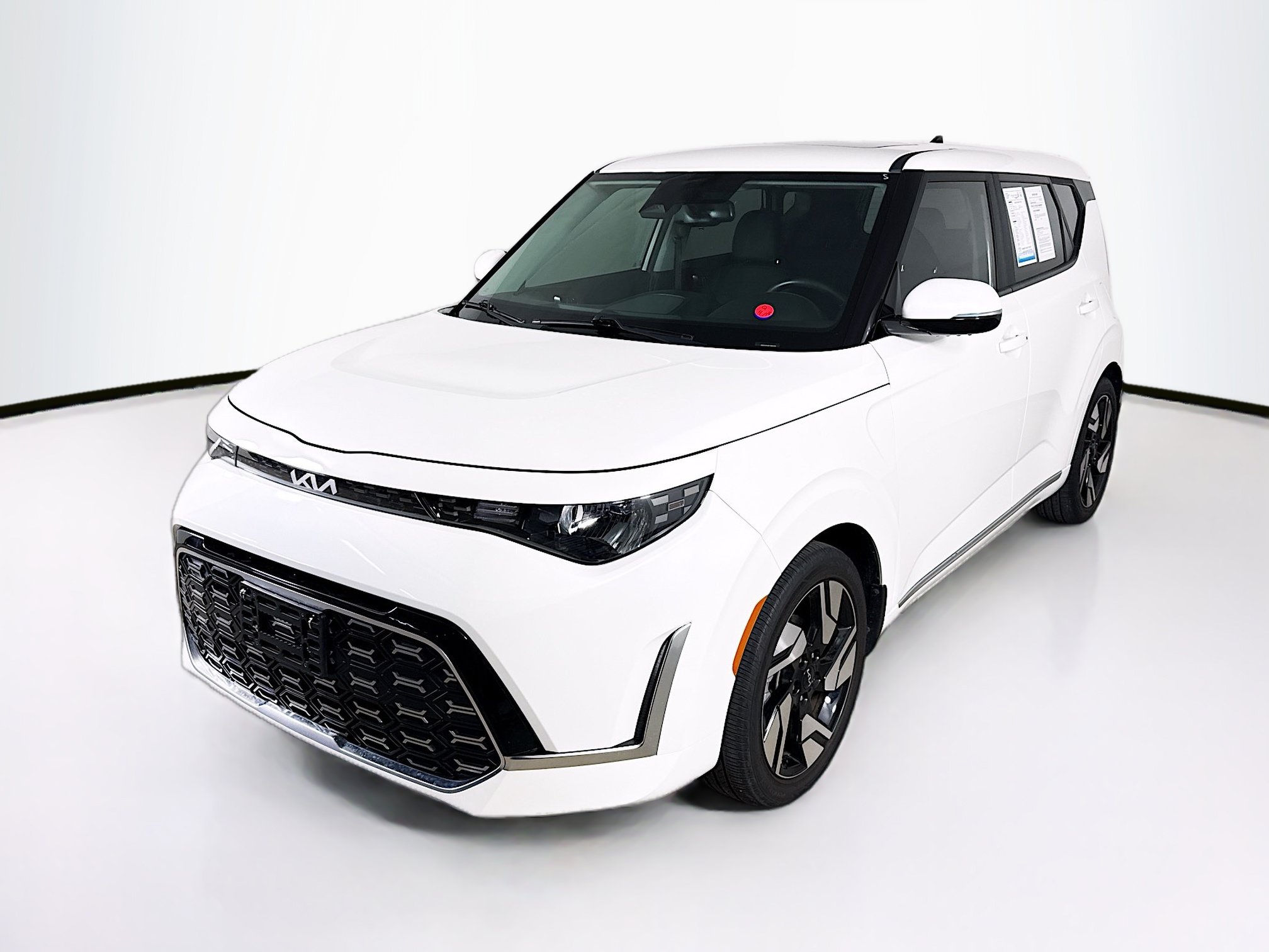Used 2023 Kia Soul GT-Line FWD image 4