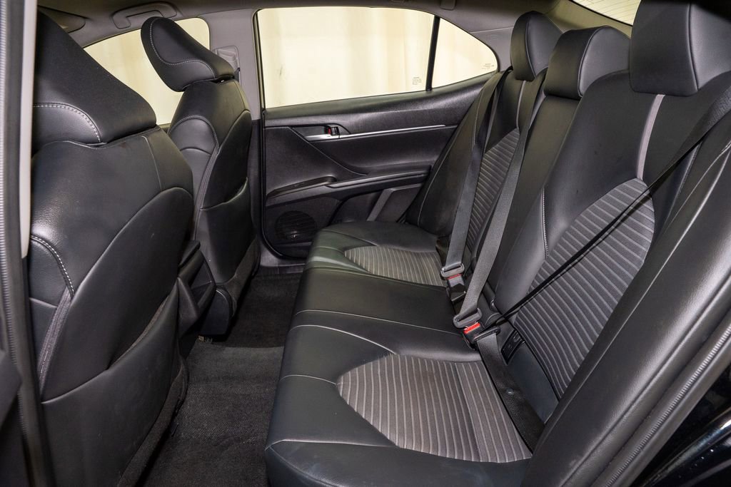 Used 2024 Toyota Camry SE image 7